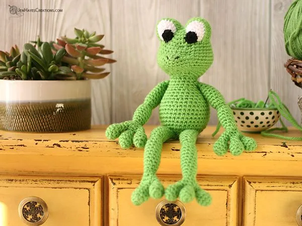 Crochet SMALL ANIMAL FROG free pattern