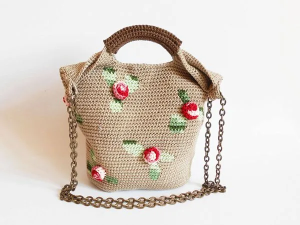Crochet pattern for 3D roses bag