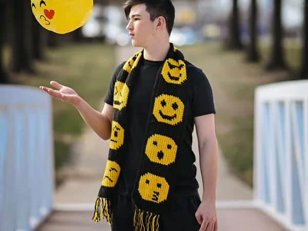 crochet Emoji Scarf easy pattern