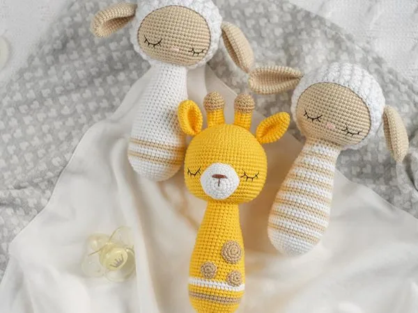 crochet Rattle Amigurumi Toys easy pattern