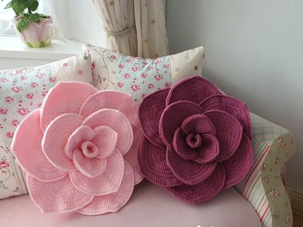 crochet Rose Cushion easy pattern
