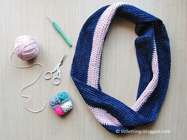 Crochet Spring Moebius Cowl With Ihasa