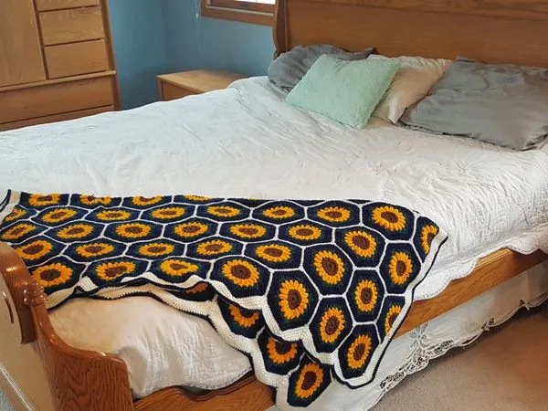 crochet Sunflower Honeycomb Blanket easy pattern