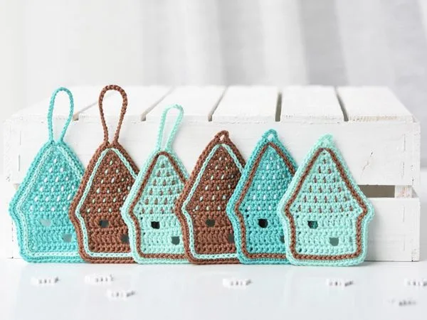 CROCHET Christmas Gingerbread House Ornament easy pattern