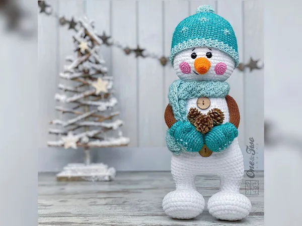 crochet Sky the Happy Snowman easy pattern