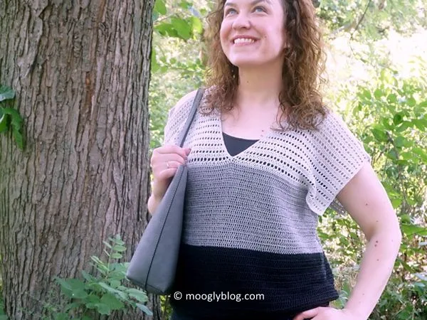 Easy Cold Shoulder V-Neck Top