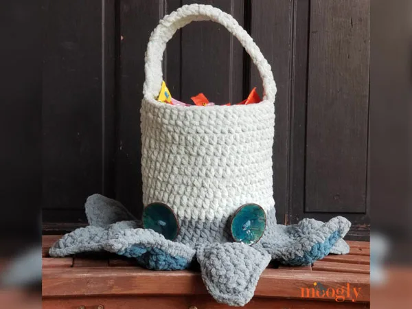HALLOWEEN MONSTER CANDY BUCKET