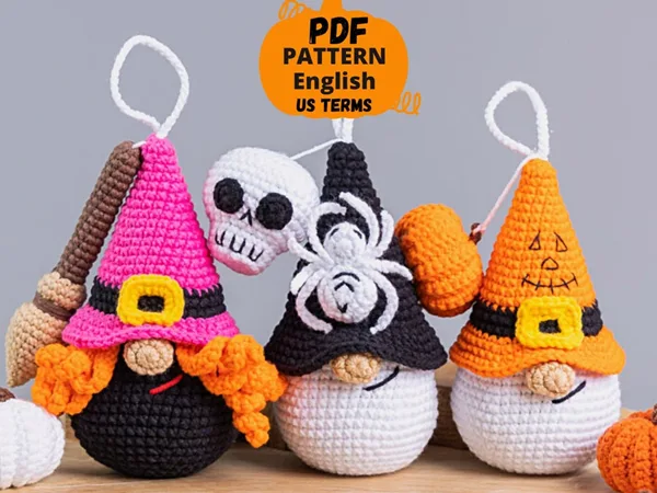 crochet Halloween Keychain easy pattern