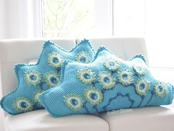 crochet Pavo the Peacock Pillow free pattern