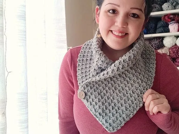 crochet The Fleur Neckwarmer free pattern