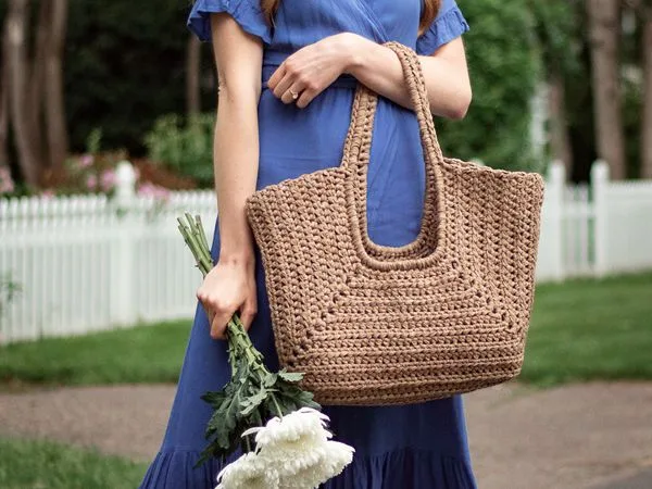crochet Cove Tote Bag free pattern