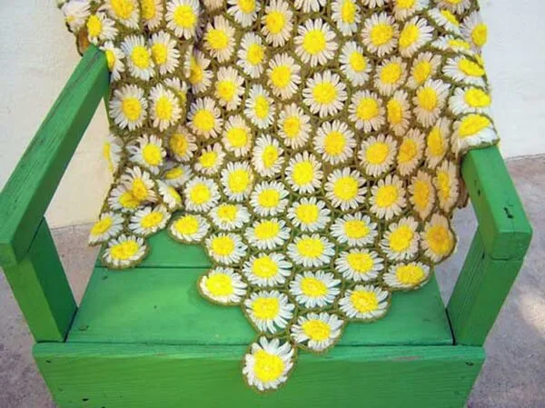 Vintage Daisy Motif