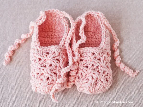 Stunning Point Shoes for a little ballerina