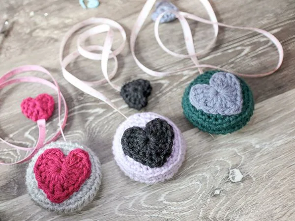 crochet Tape Measure Cover free pattern