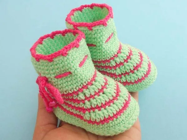 crochet Latest Easy Baby Booties free pattern