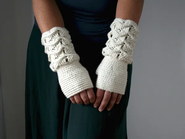 Girl and Women Fingerless glove pattern