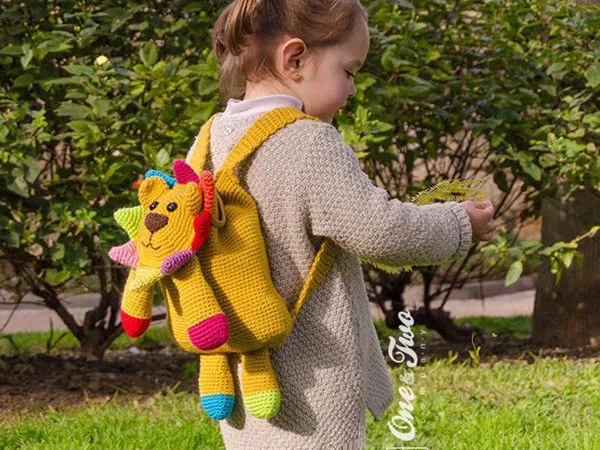 crochet Logan the Lion Backpack easy pattern
