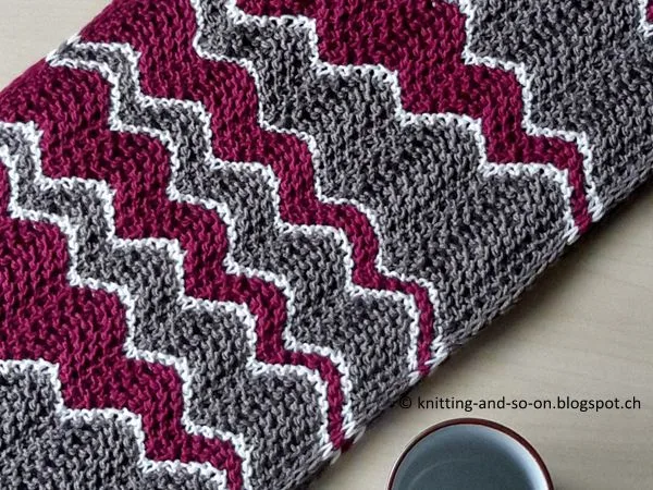 Jolly Waves Cowl