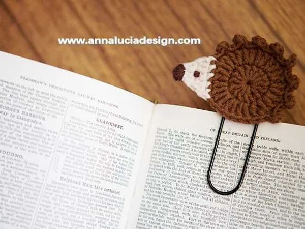 crochet hedgehog bookmarks
