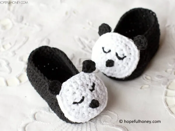 Sleepy Panda Baby Booties